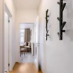 Appartement Turnkey I Main Bus Station Praag